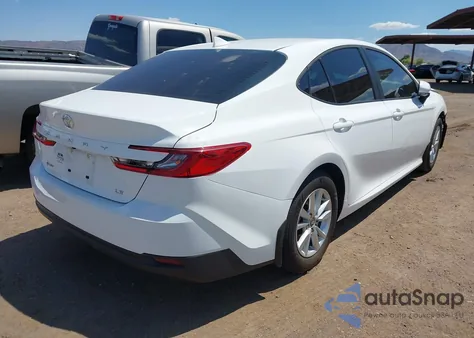 2025 Toyota Camry Le z USA, uszkodzony, nr VIN 4T1DAACK6SU064682